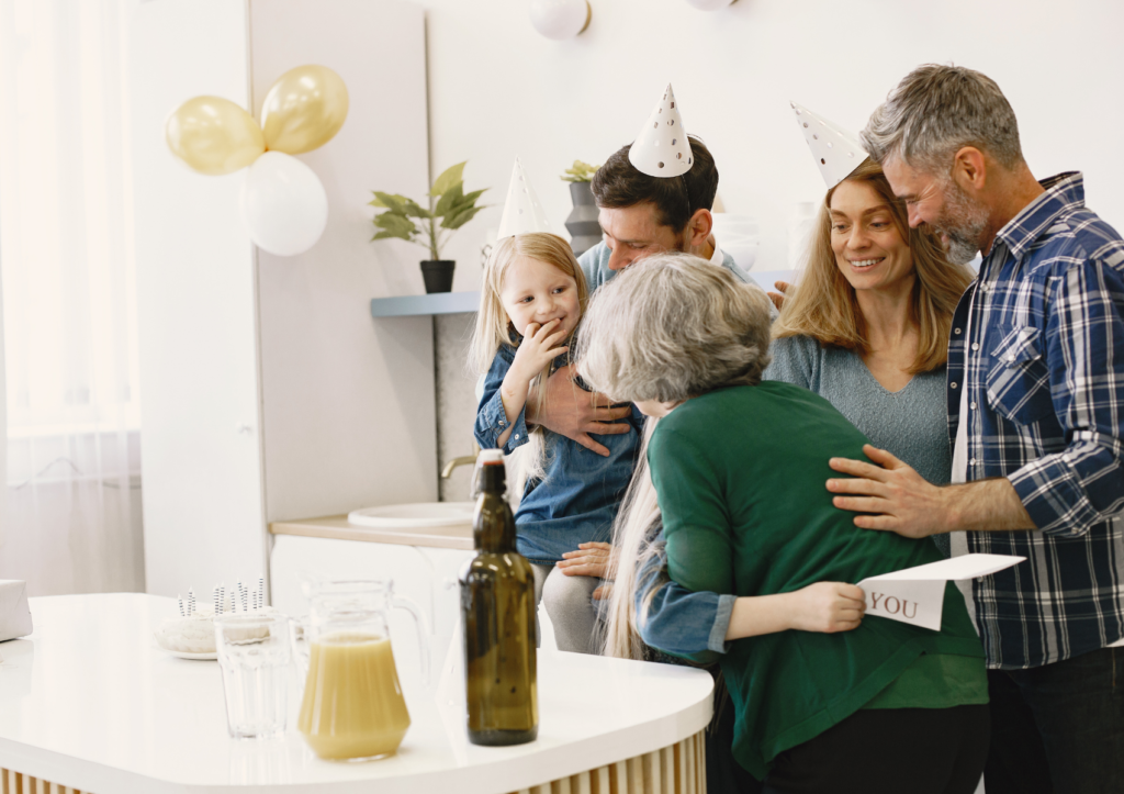 Toute la famille rassemblée pour la Fête des grands-mères 2025