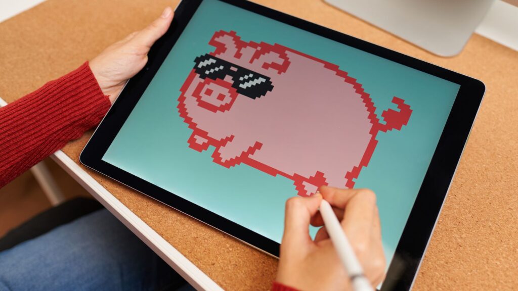 Un créateur dessine un NFT