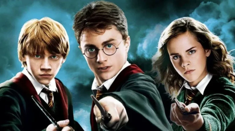 Harry potter entouré de Ron Weasley et Hermione Granger